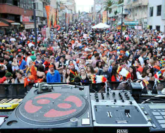 מסיבת רחוב בראשון לציון, אירועי פורים 2014, פורים לילדים במרכז